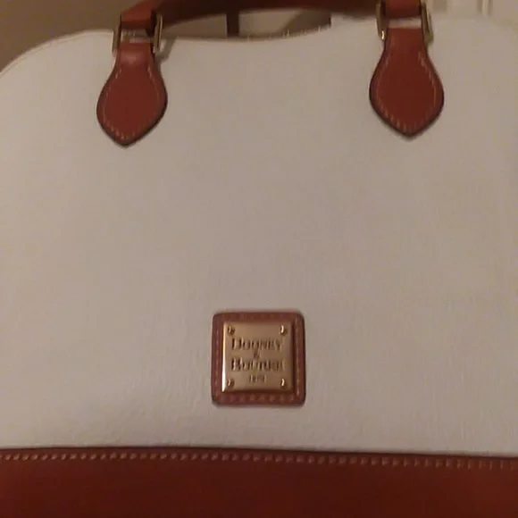 🎁 SOLD NEW Dooney & Burke White w SaddleTan Bag/Crossbody - Picture 7 of 12